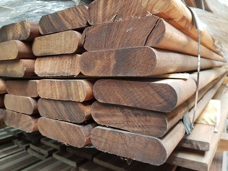 Hardhouten planken - in hout, natuursteen en antieke bouwmaterialen