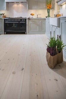 White pine floor 27mm thickness 200mm wide