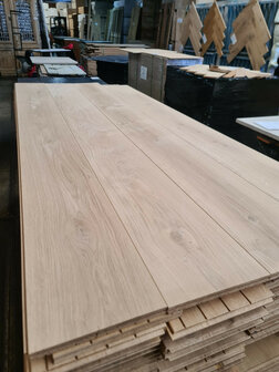 Solid French Oak floorboards XXL 24 cm wide. Unique width!