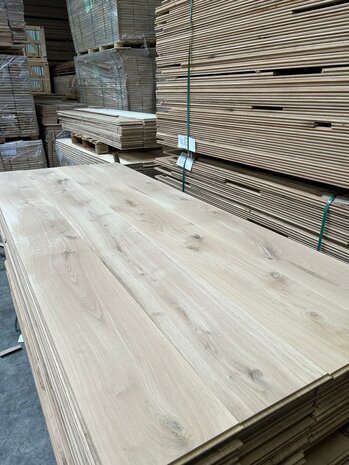 Solid French Oak floorboards XXL 24 cm wide. Unique width!