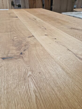 Wide Oak floor, engineered floor 260mm wide brushed & oiled!