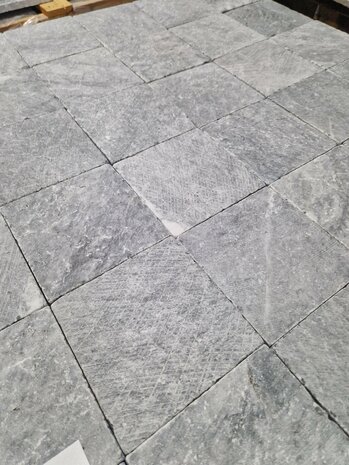 85m2 Bluestone antique 15x15cm